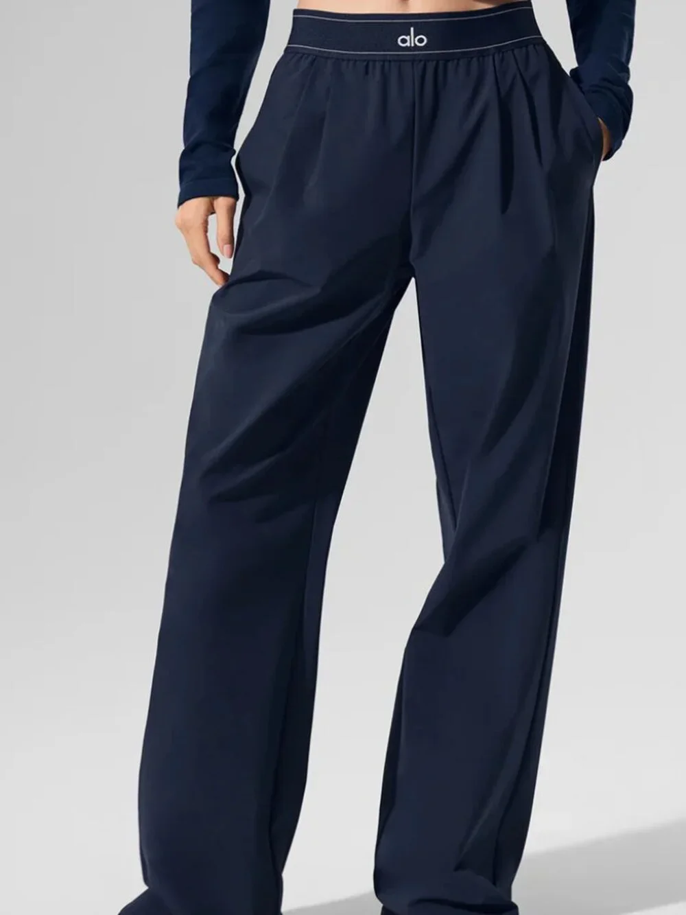 🎉Navy Blue Alo Yoga Suit Up Pants 🥰 (Regular-30